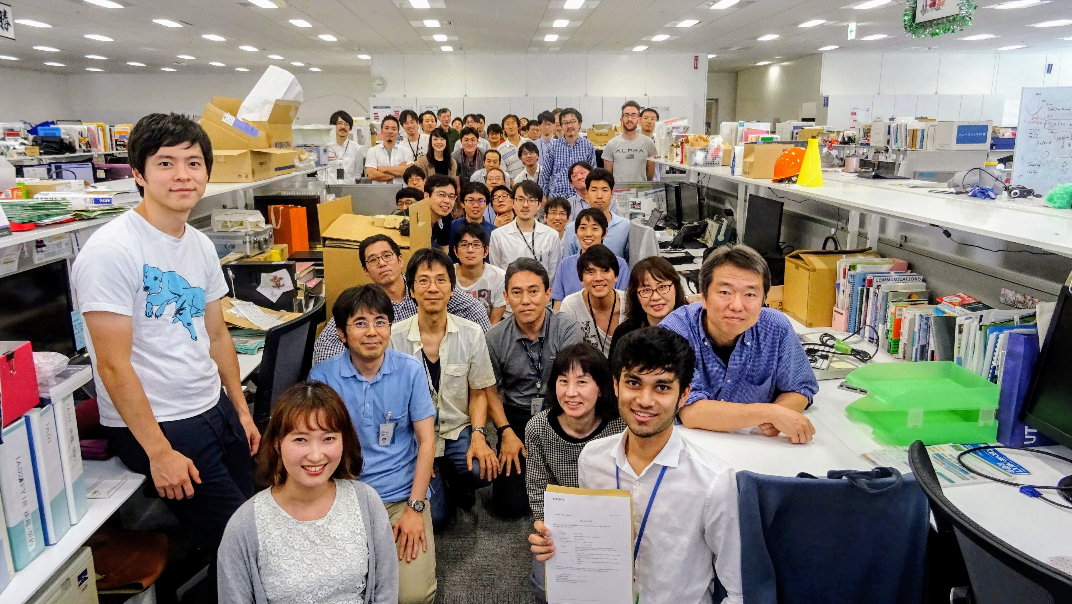 Receiving the intenrship certificate from the team